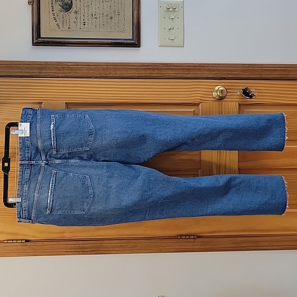 Super cute jeans NWT - Picture 2 of 9